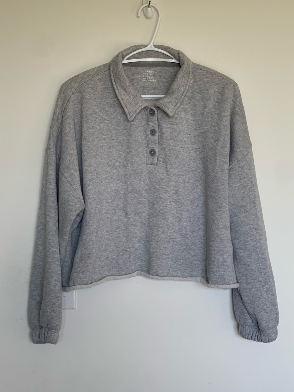 Aerie Cropped Fleece Polo Sweatshirt pullover size medium collar 3 button comfy